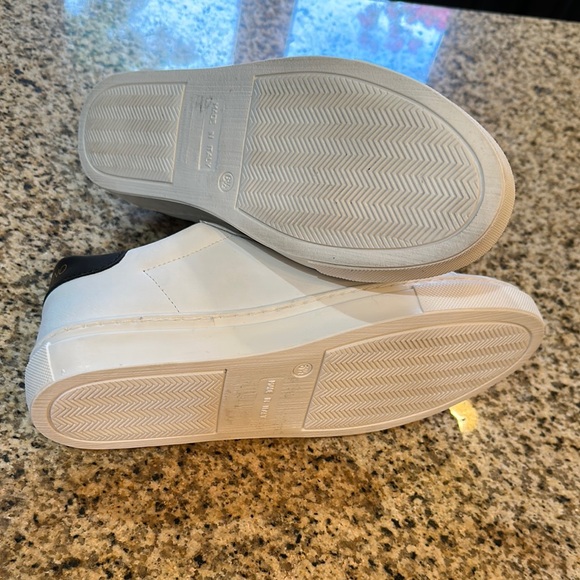Valentino Women's White Sneakers - Picture 4 of 6